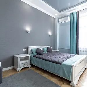 https://inlvivapartment-on-liberty-avenue.hotelslviv.net